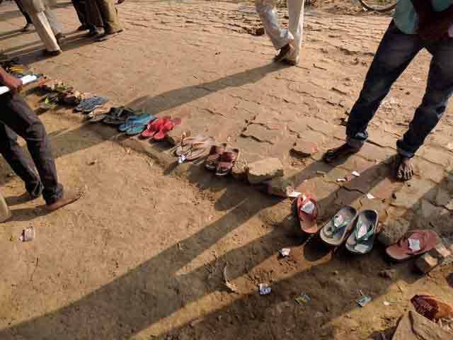 Video : At PM Narendra Modi's Adopted Village In Varanasi, Slippers For Bank Queues