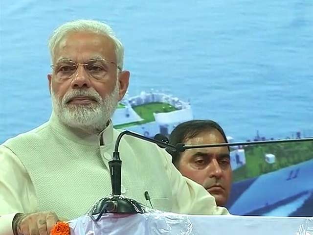 Video : Emotional PM Modi Seeks Support, Says Will Fight Corruption At Risk To Life