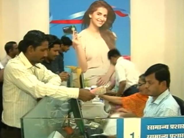 Old Notes Valid For 10 More Days Amid Dash For Cash