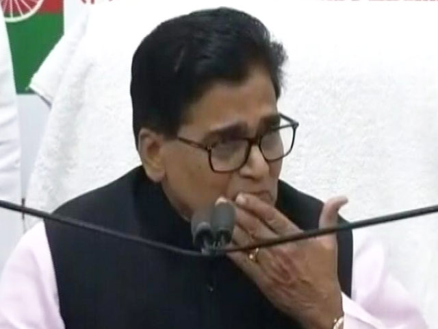 कैमरे पर रोए रामगोपाल यादव, बोले- मैंने पार्टी संविधान बनाया