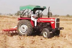 Fields Left Vacant As Punjab Farmers Queue Up For Cash; Labourers Unpaid Fields Left Vacant As Punjab Farmers Queue Up For Cash; Labourers Unpaid