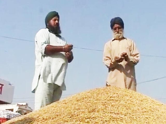Video : Farmers Allowed To Withdraw Upto Rs. 25,000 Per Week