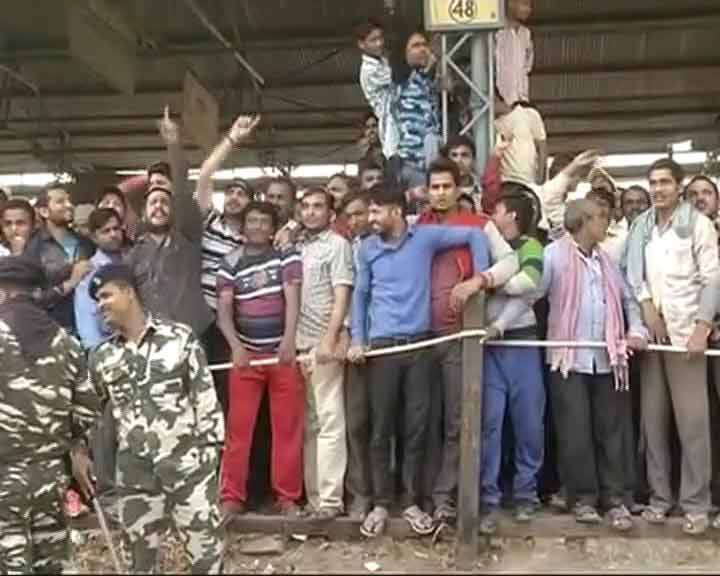 आजादपुर मंडी में केजरीवाल के कार्यक्रम में लगे पीएम मोदी के समर्थन में नारे