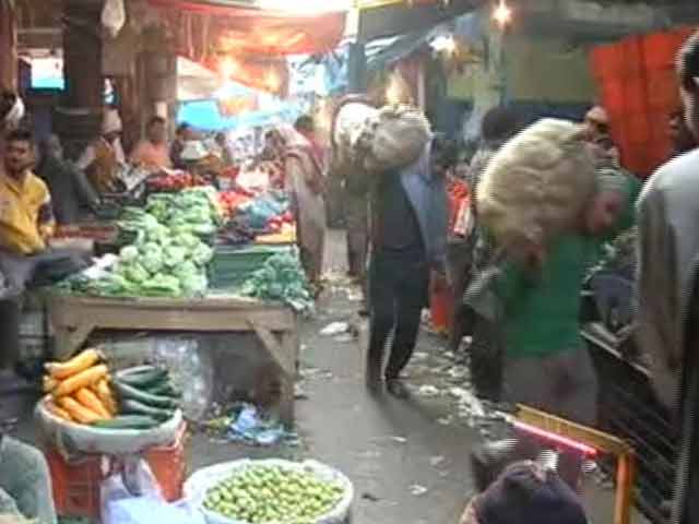 Video : In Cash-Only Market, Notes Ban Leaves Traders With Rotting Vegetables