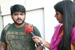 अब 2000 रुपये ही बदले जा सकेंगे, लोग परेशान अब 2000 रुपये ही बदले जा सकेंगे, लोग परेशान