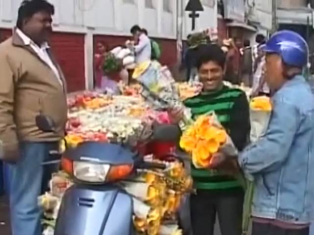 बेंगलुरू : 50 फीसदी गिरा है फूलों का बाज़ार