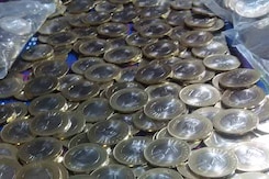 Back From Bank, His Wallet Is 15-Kg Heavier. Here's How Back From Bank, His Wallet Is 15-Kg Heavier. Here's How