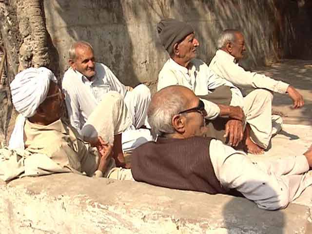 हरियाणा के इस गांव में नोटबंदी की परेशानियों का मिलकर मुकाबला कर रहे हैं लोग