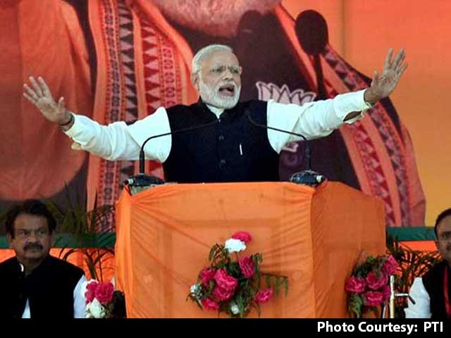 Video : PM's No Names Swipes In Agra Gets Response From Mamata Banerjee, Mayawati