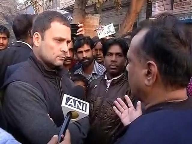 Video : Rahul Gandhi Visits ATM In Delhi, Speaks To People