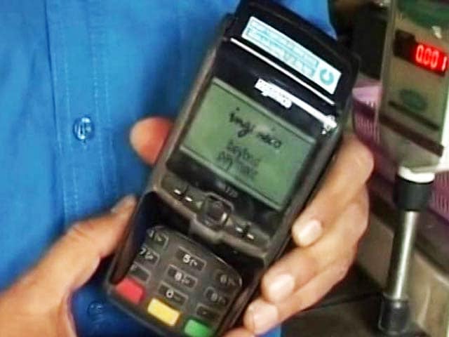 Video : Notes Ban: Small Traders Go Cashless In Ahmedabad