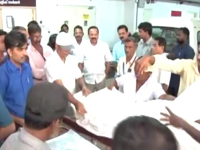 Video : Minister Sadananda Gowda Pays By Cheque To Get Brother's Body Released