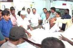 Minister Sadananda Gowda Pays By Cheque To Get Brother's Body Released Minister Sadananda Gowda Pays By Cheque To Get Brother's Body Released