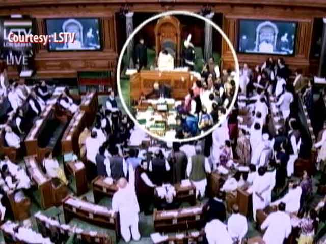 Video : Papers Thrown At Lok Sabha Speaker Sumitra Mahajan By Samajwadi Lawmaker Akshay Yadav