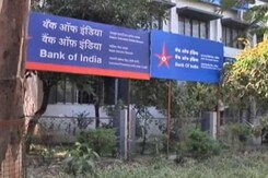 Woman Spots Ex-Lover In Bank Queue, Gets Him Beaten Up Woman Spots Ex-Lover In Bank Queue, Gets Him Beaten Up