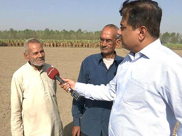 बैंकों से पैसे नहीं निकाल पा रहे किसान, कई इलाकों में रबी फसलों की बुवाई रुकी