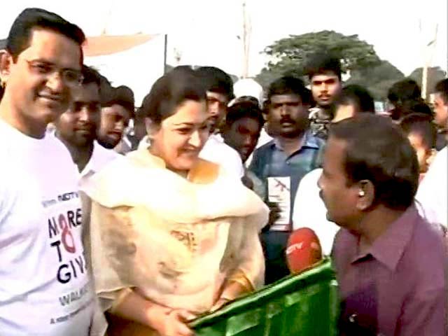 वॉकेथॉन : चेन्नई में अभिनेत्री खुशबू ने की शुरुआत