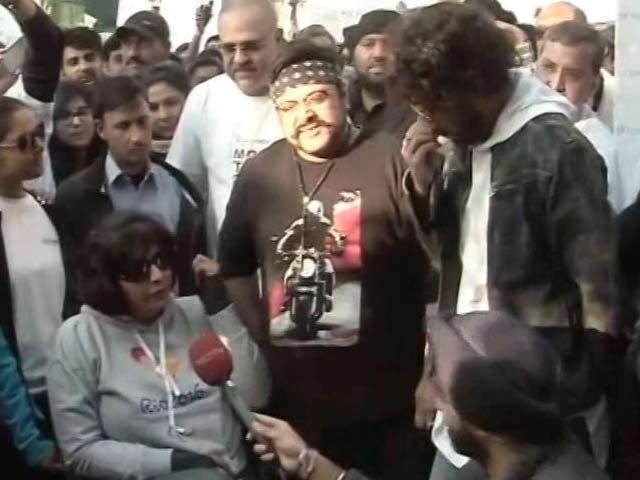 वॉकेथॉन : गुरुग्राम में इरफान खान और दीपा मलिक रहे मौजूद