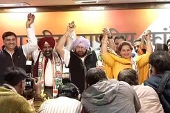 '1 Soul, 2 Bodies': Navjot Sidhu's Wife Hints Expect Him In Congress Too '1 Soul, 2 Bodies': Navjot Sidhu's Wife Hints Expect Him In Congress Too