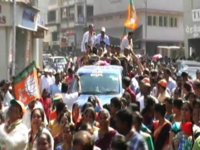 Video : महाराष्ट्र : नगरपालिका चुनाव में बीजेपी की जीत, कांग्रेस-एनसीपी के कई गढ़ ढह गए
