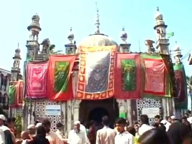 हाजी अली दरगाह में महिलाओं की एंट्री