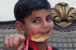 कश्मीर का 'कराटे किड'... जीता एशियन चैंपियनशिप खिताब कश्मीर का 'कराटे किड'... जीता एशियन चैंपियनशिप खिताब