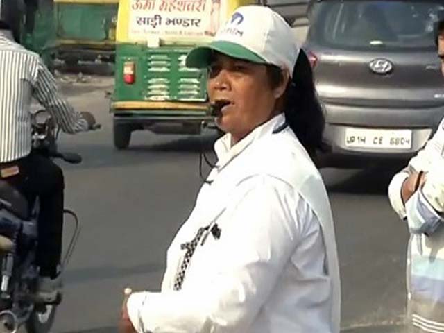 NDTV की खबर के बाद 'ट्रैफिक योद्धा' डार्रिस फ्रांसिस की मदद के लिए आगे आए लोग