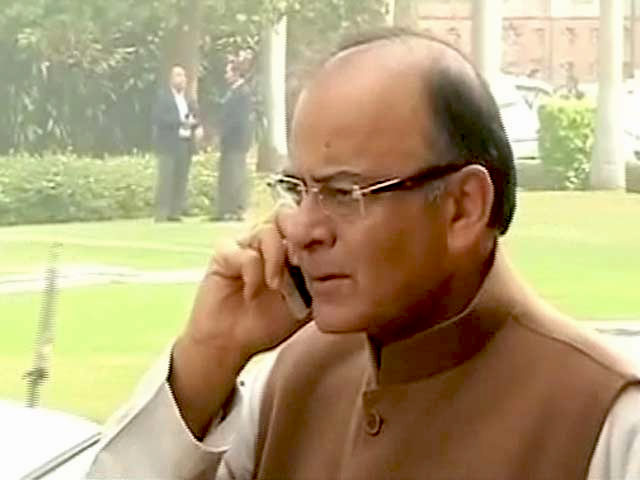 इंडिया 8 बजे : लोगों को सैलरी दिन के लिए पर्याप्त कैश- वित्त मंत्रालय