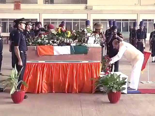 बेंगलुरु में शहीद मेजर अक्षय गिरीश कुमार को श्रद्धांजलि दी गई