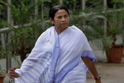 इंडिया 8 बजे : टोल पर सेना की तैनाती से बिफरीं ममता बनर्जी इंडिया 8 बजे : टोल पर सेना की तैनाती से बिफरीं ममता बनर्जी