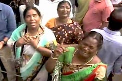 Jayalalithaa Condition 'Very Grave', Supporters In Despair At Hospital Jayalalithaa Condition 'Very Grave', Supporters In Despair At Hospital