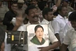 Jayalalithaa Still On Life Support, Rumours Baseless And False, Says Hospital Jayalalithaa Still On Life Support, Rumours Baseless And False, Says Hospital
