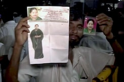 बड़ी खबर : जयललिता की हालत लगातार नाजुक बड़ी खबर : जयललिता की हालत लगातार नाजुक