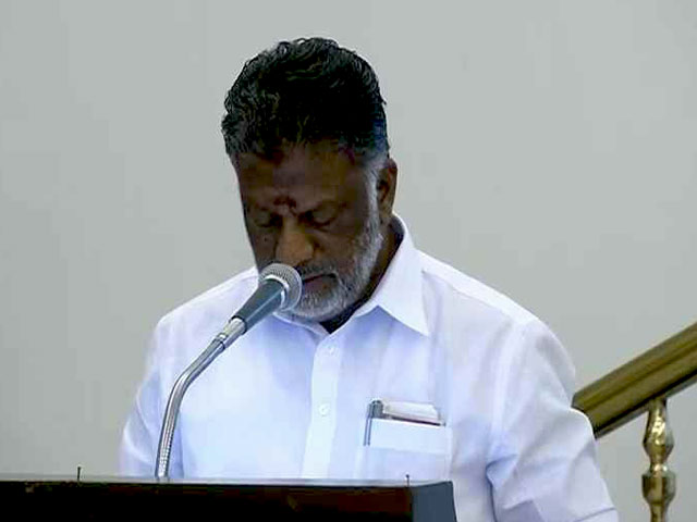 जयललिता के विश्&zwj;वस्&zwj;त रहे ओ पन्&zwj;नीरसेल्&zwj;वम बने तमिलनाडु के नए मुख्&zwj;यमंत्री