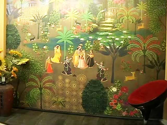 Wall Coverings Score Over Paints