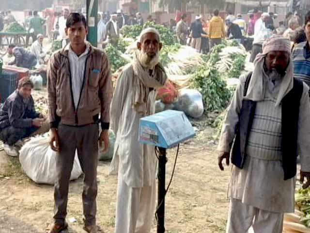 Video : साहिबाबाद मंडी में किसानों को अपनी उपज का मिल रहा दाम 'किसी मजाक से कम नहीं'