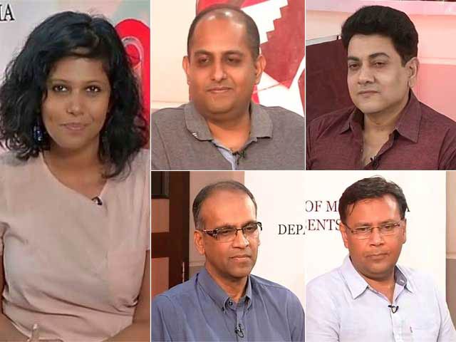 'Extras' Struggle For Cash: Has Starry Bollywood Dimmed?