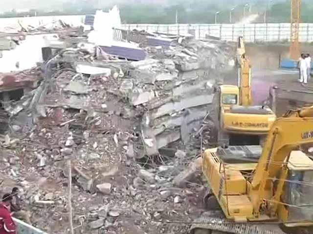 Video : 6 Dead After 6-Storey Building Collapses In Hyderabad