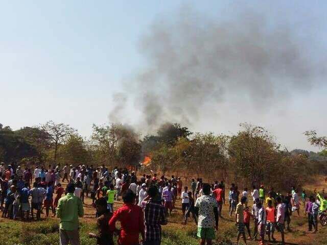 मुंबई की आरे कॉलोनी में हेलीकॉप्टर क्रैश