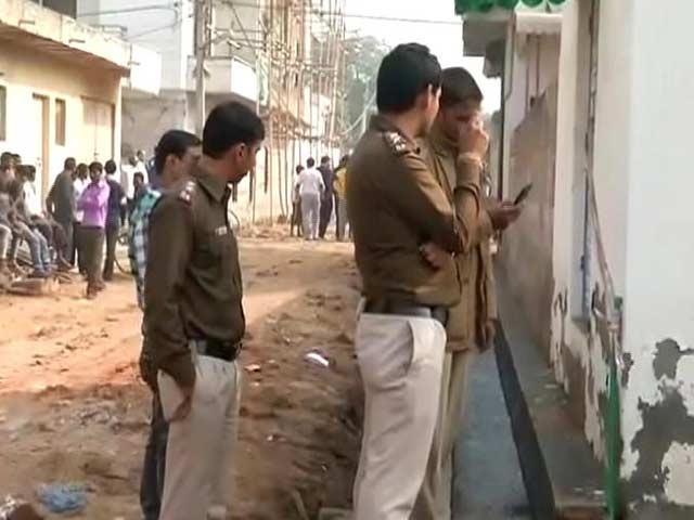 दिल्ली के रोहिणी इलाके में डबल मर्डर