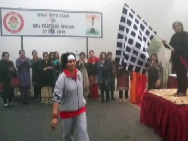 देश की बेटियों की खातिर सेना के अफसर ने की 220 किमी पैदल यात्रा