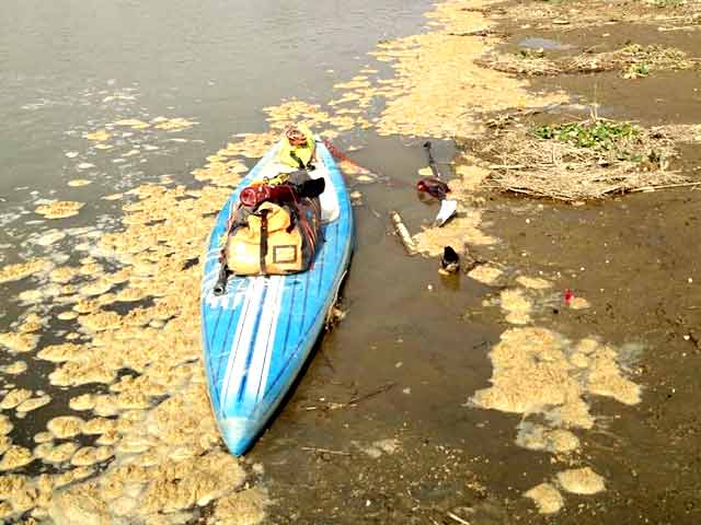 A Woman Paddle-boards Across The Ganges To Spread The Swachh Message A Woman Paddle-boards Across The Ganges To Spread The Swachh Message