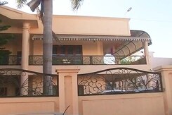 भोपाल में बीजेपी नेता सुशील वास्वानी के घर इनकम टैक्स के छापे भोपाल में बीजेपी नेता सुशील वास्वानी के घर इनकम टैक्स के छापे