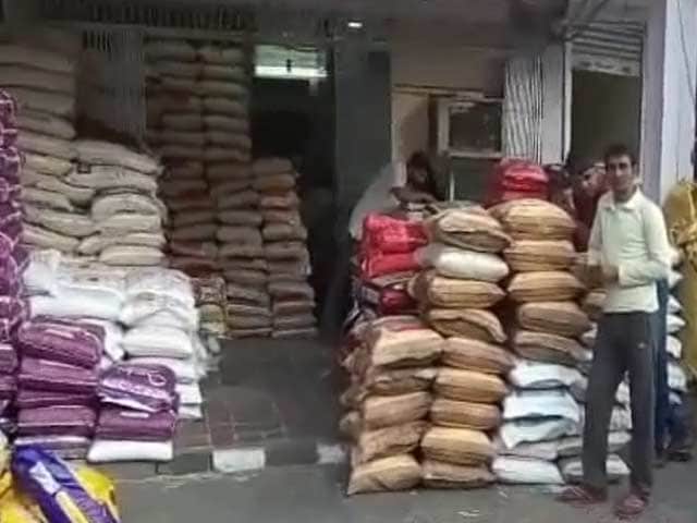 Videos : इंडिया 8 बजे : डिजिटल लेनदेन पर छोटे व्यापारियों को टैक्स में छूट