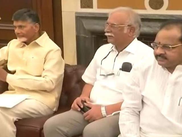 मुख्‍यमंत्रियों की कमेटी ने डेबिट-क्रेडिट कार्ड के इस्‍तेमाल पर चार्ज घटाने का सुझाव दिया