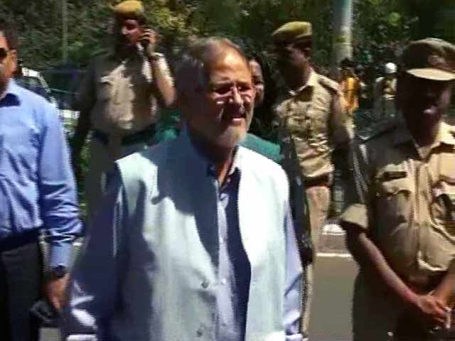 दिल्‍ली के उपराज्‍यपाल नजीब जंग ने इस्‍तीफा दिया, केजरीवाल को कहा- 'धन्‍यवाद'...