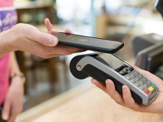 कैशलेस सैलरी की राह में रोड़े...