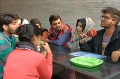 मेरी आवाज़ सुनो : क्या बॉलीवुड एमएनएस के सामने झुक गया है? मेरी आवाज़ सुनो : क्या बॉलीवुड एमएनएस के सामने झुक गया है?