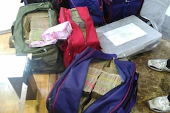 120 Crores In Gold, 12 Lakhs In New Notes Found In Raid On Delhi Firm 120 Crores In Gold, 12 Lakhs In New Notes Found In Raid On Delhi Firm