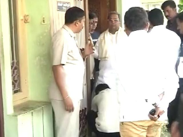 Video : After Video Of Man Helping Siddaramaiah With Shoes, A Rush To Explain